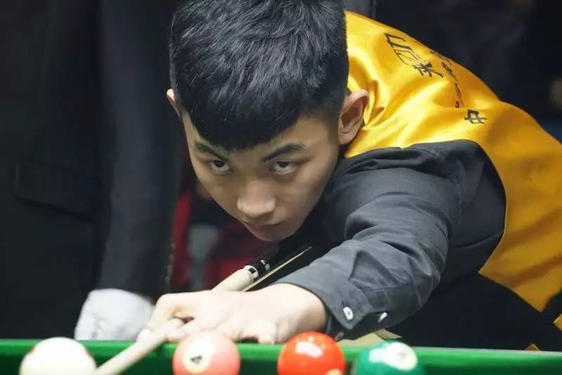 在其个人社 在其个人社