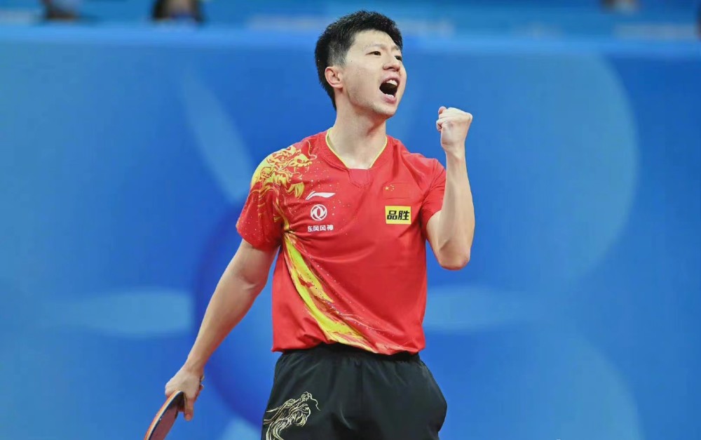 爱足球的深 爱足球的深