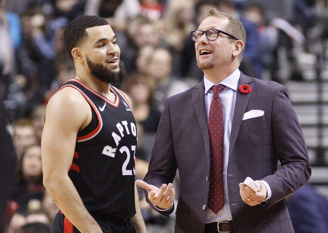 全队共有五 全队共有五